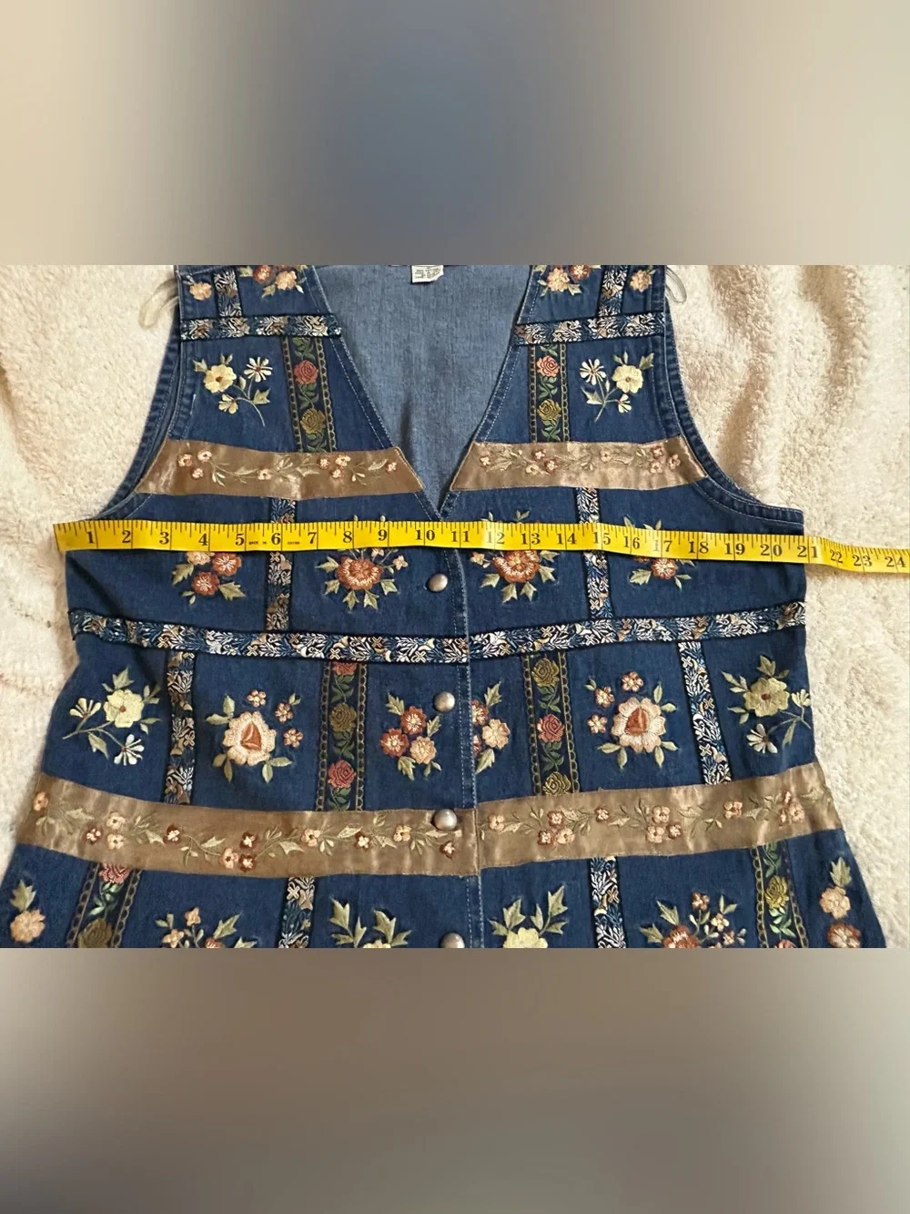 Vintage Embroidered Denim Vest Size M Women Stunning Cottagecore Statement Piece